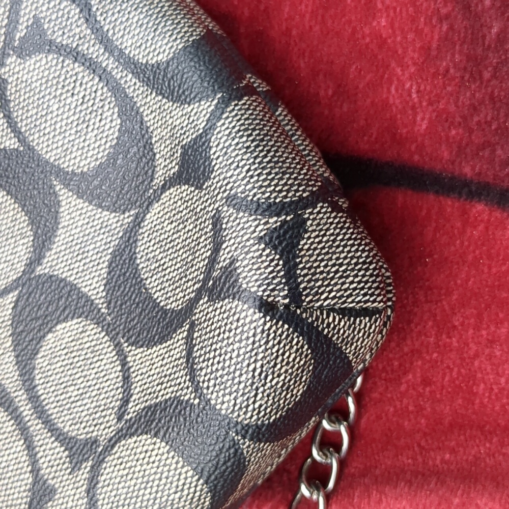 Coach canvas bag with removable pouch - Picture 14 of 16